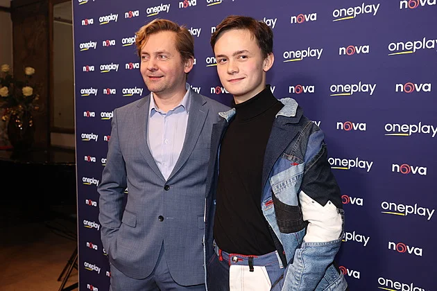 Nová hvězda Metody Markovič: Maxmilián Kocek na premiéře ukázal krásnou přítelkyni!