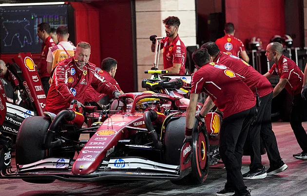 Hamilton oslavil 41. narozeniny na svahu. Je čas pracovat na změnách, napsal