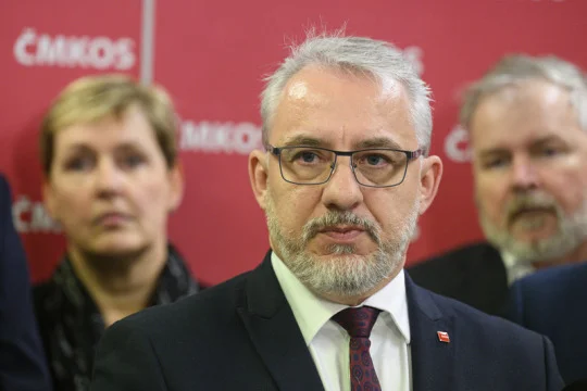 V pondělí se sejde tripartita, po ní bude jednání s vládou o růstu platů