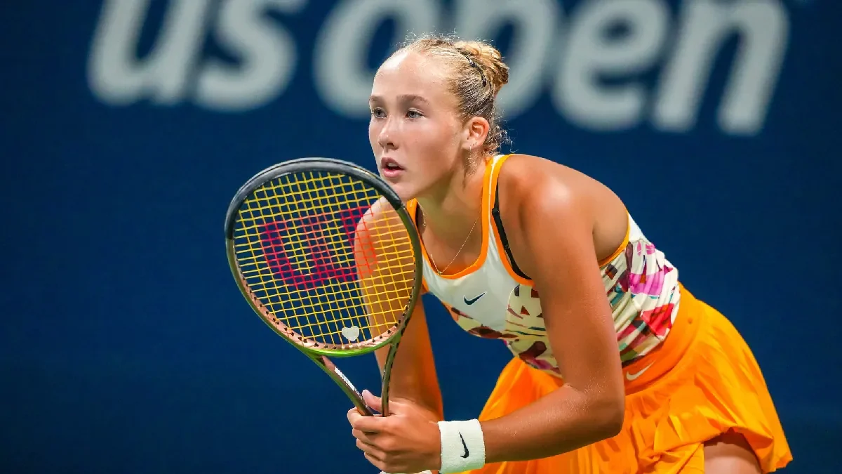 Groteska v Brisbane: Ruskou hvězdičku obtěžoval vlak. Muchová si zahraje semifinále