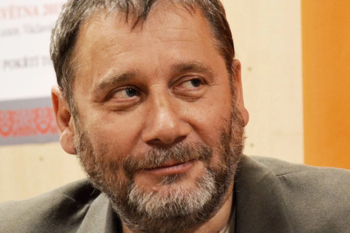 Tomáš Töpfer slaví 75. Ukončil hereckou kariéru, dcery emigrovaly do USA a StB na něj vedla spis