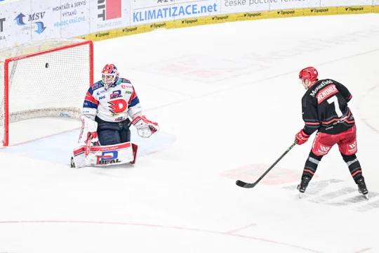 Východočeské derby vyhrál Hradec Králové díky nájezdu Nenonena