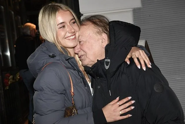 Martu zná každý, kdo je ale další krásná dcera Petra Jandy? Anežka žije daleko