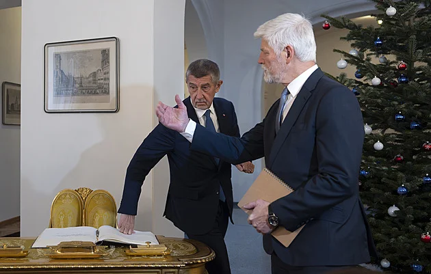 Turek nemá respekt vůči ústavním hodnotám, uvedl Pavel v dopise Babišovi