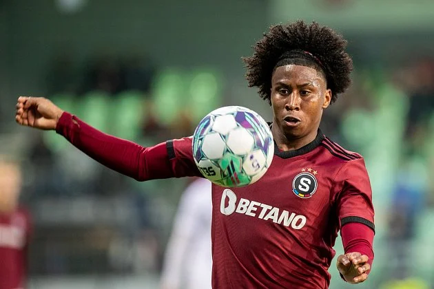 Preciado opouští Spartu, bude hrát v Brazílii. Na Letnou míří mladý Peruánec