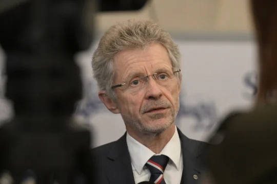 Vystrčil: Kdo nechce Ukrajině pomáhat zbraněmi, chce její kapitulaci