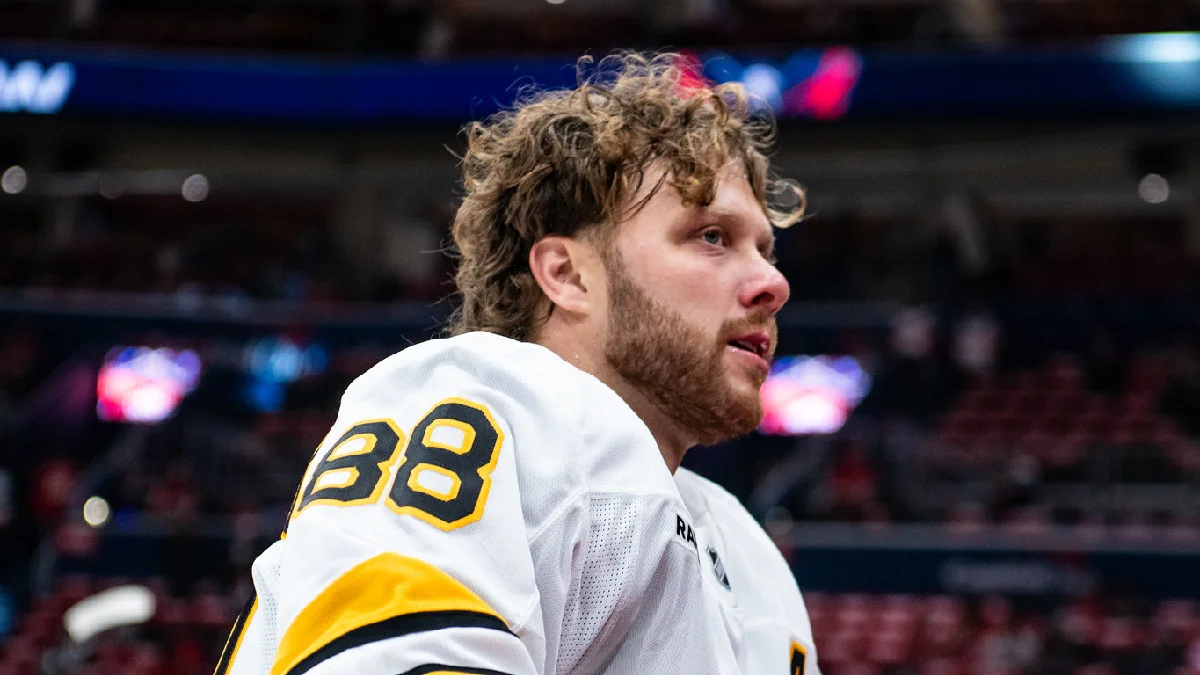 Boston smetl Rangers deseti góly! Neuvěřitelný Pastrňák zapsal šest bodů, Zacha nastřílel hattrick