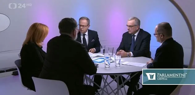 „Je přeturkováno.“ Kalousek poslal z obrazovky ČT radu Turkovi