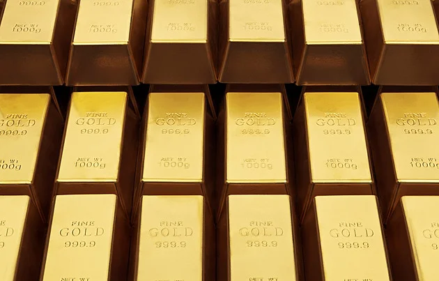 Drahé kovy boří rekordy. Cena zlata poprvé překonala hranici 4 600 dolarů