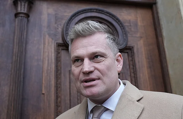 „Palivem pro spalovací motor je touha po funkci.“ Opozice kritizuje post pro Turka