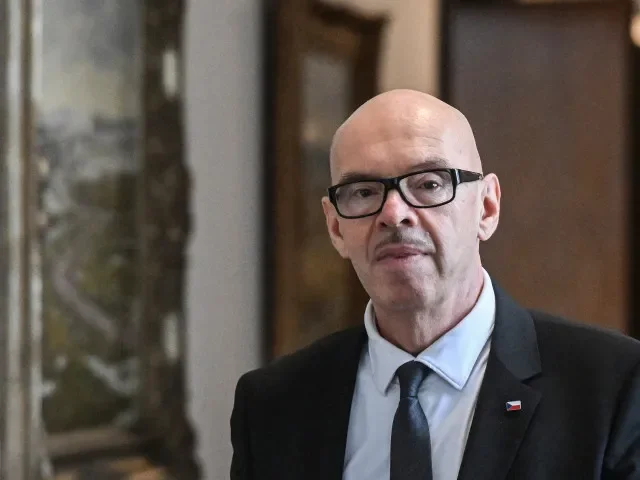 Ještě nedávno ne, dnes ano: Klempíř otevírá cestu ke zrušení poplatků pro ČT a ČRo