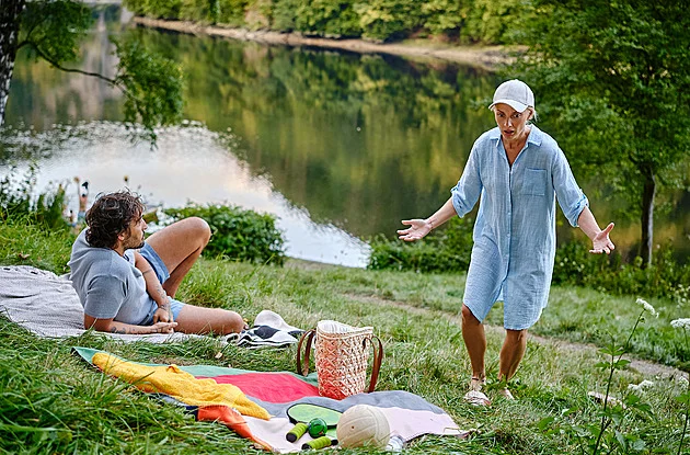 Vrátit dětem dětství. Komedie Nečekané léto s Polákovou a Hajem představuje trailer