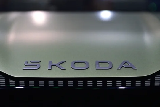 Nový sedmimístný elektromobil Škody dostal jméno Peaq, představí se v létě