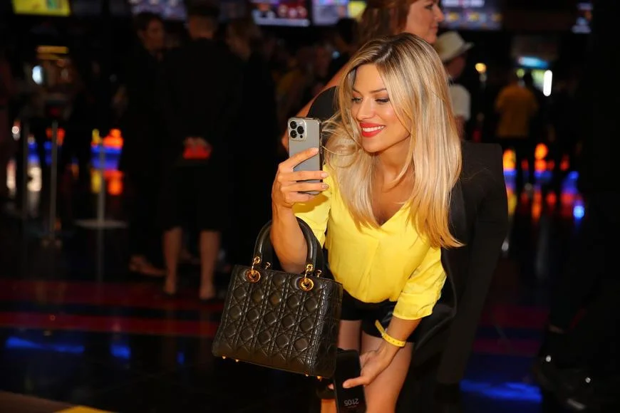 "Jste normální?" Moderátorka Perkausová zabránila krádeži, vytrhla zloději mobil z ruky