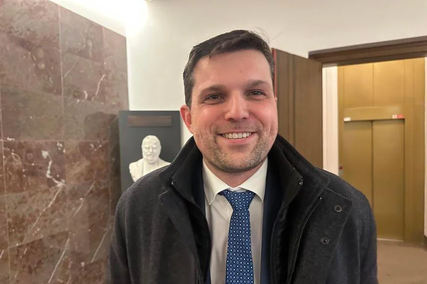 Turek obsadil „jeho“ kancelář. „Jde jim jen o kšefty,“ rozčiluje se exministr