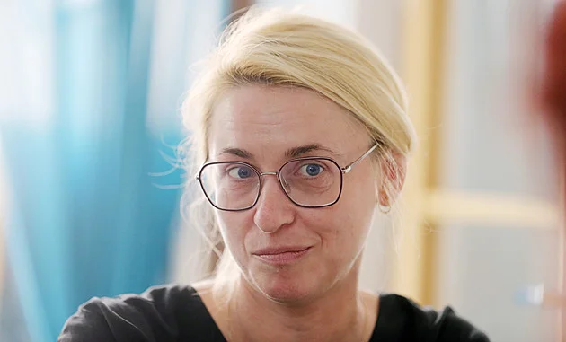 Macinka svými grimasami naštval opoziční poslance. Dětinské, napomenul ho Válek