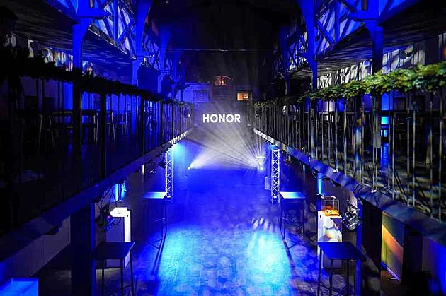 HONOR představuje novou řadu smartphonů Magic8, slavnostní uvedení proběhlo v Praze