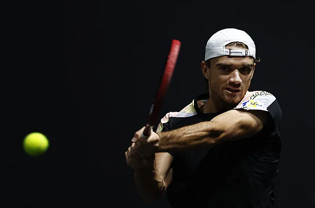 Macháč je v semifinále v Adelaide, poradil si i se Španělem Munarem