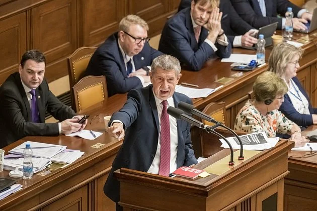 Koaliční vláda Andreje Babiše má důvěru poslanců. Debata trvala tři dny