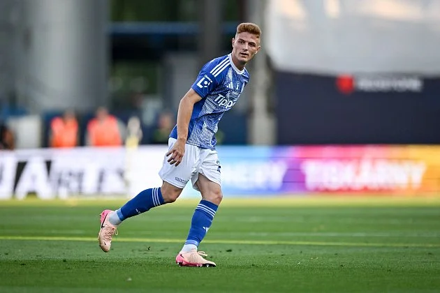 Odehrál dva zápasy a končí. Obránce Dumitrescu předčasně opouští Slavii