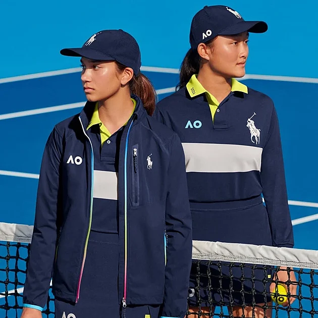 Podavači i rozhodčí od návrháře. Ralph Lauren ukázal kolekci pro Australian Open