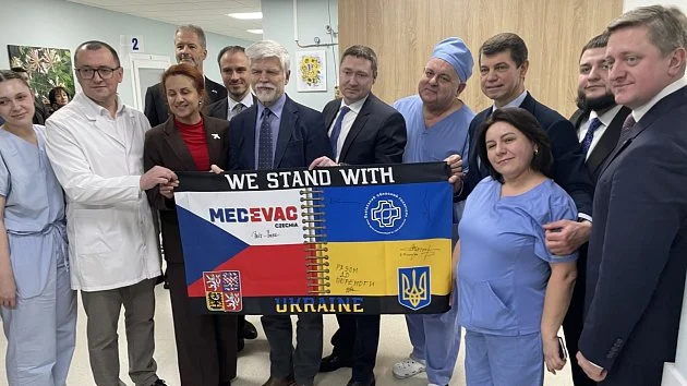 Prezident Pavel dorazil do Kyjeva. Na město útočily drony, ozývaly se exploze