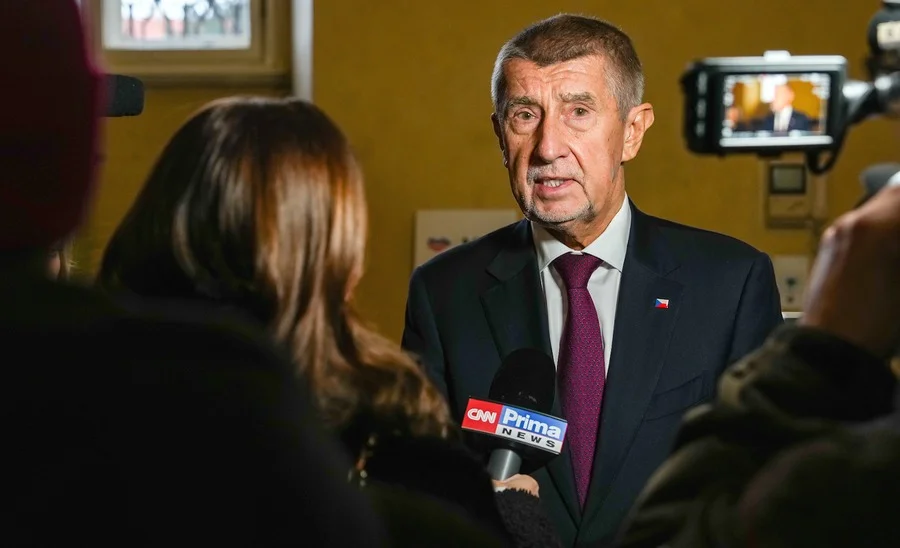 Vláda Andreje Babiše získala důvěru Sněmovny