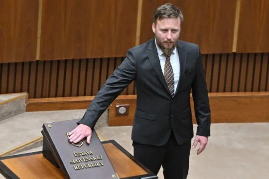 Slovenská policie obvinila vládního zmocněnce Kotlára z šíření poplašné zprávy
