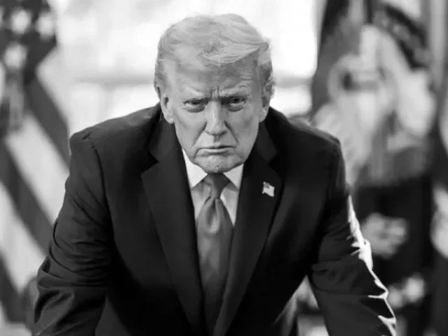 Trump zavádí od února desetiprocentní clo pro osm evropských zemí, které odporují jeho snaze získat Grónsko