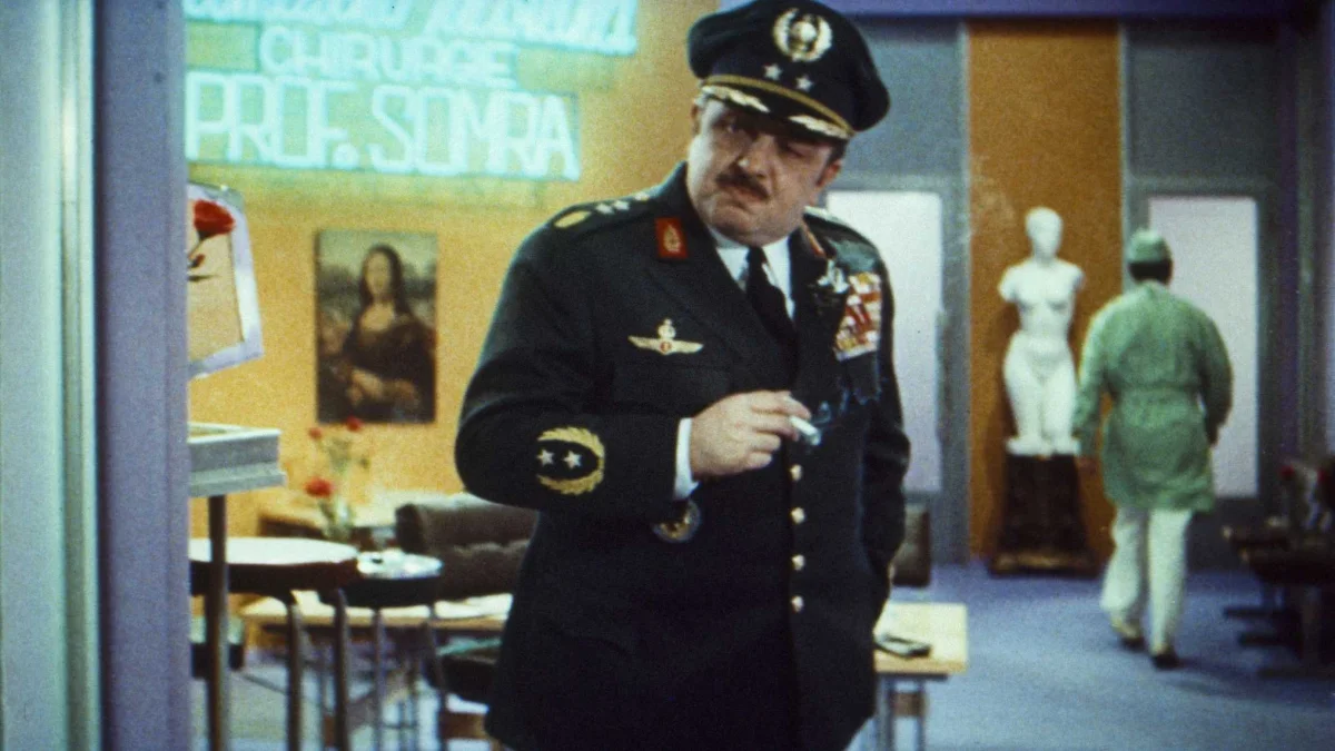 Pane, vy jste vdova: Odvážný protest proti ruským tankům, modrá krev, latexové stehno i střílení ostrými na Janžurovou