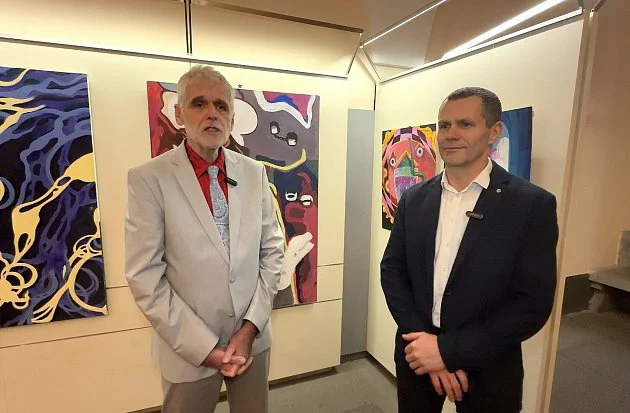 Pět kýblů krve, zachráněné životy. Příběh mužů, kteří se rozhodli pomáhat