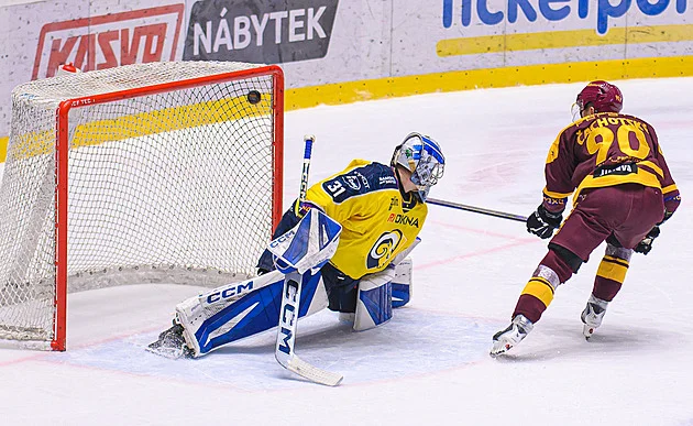 Jihlava zvládla nájezdy ve Zlíně, vedoucí Slavia porazila Třebíč. Slaví také Kolín