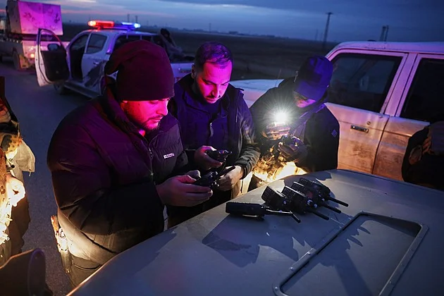 Bitvy o ropu, dvě města a národní práva. Syrská armáda válčí na severu s Kurdy