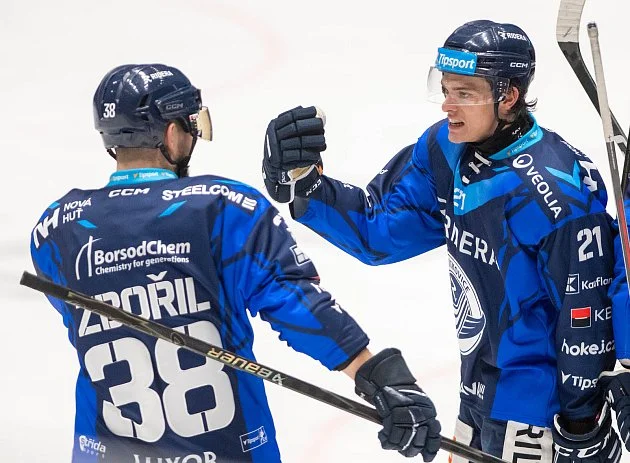 Obrat Sparty řídil Shore, kolo plné remíz. Ve Vítkovicích zasahovali záchranáři