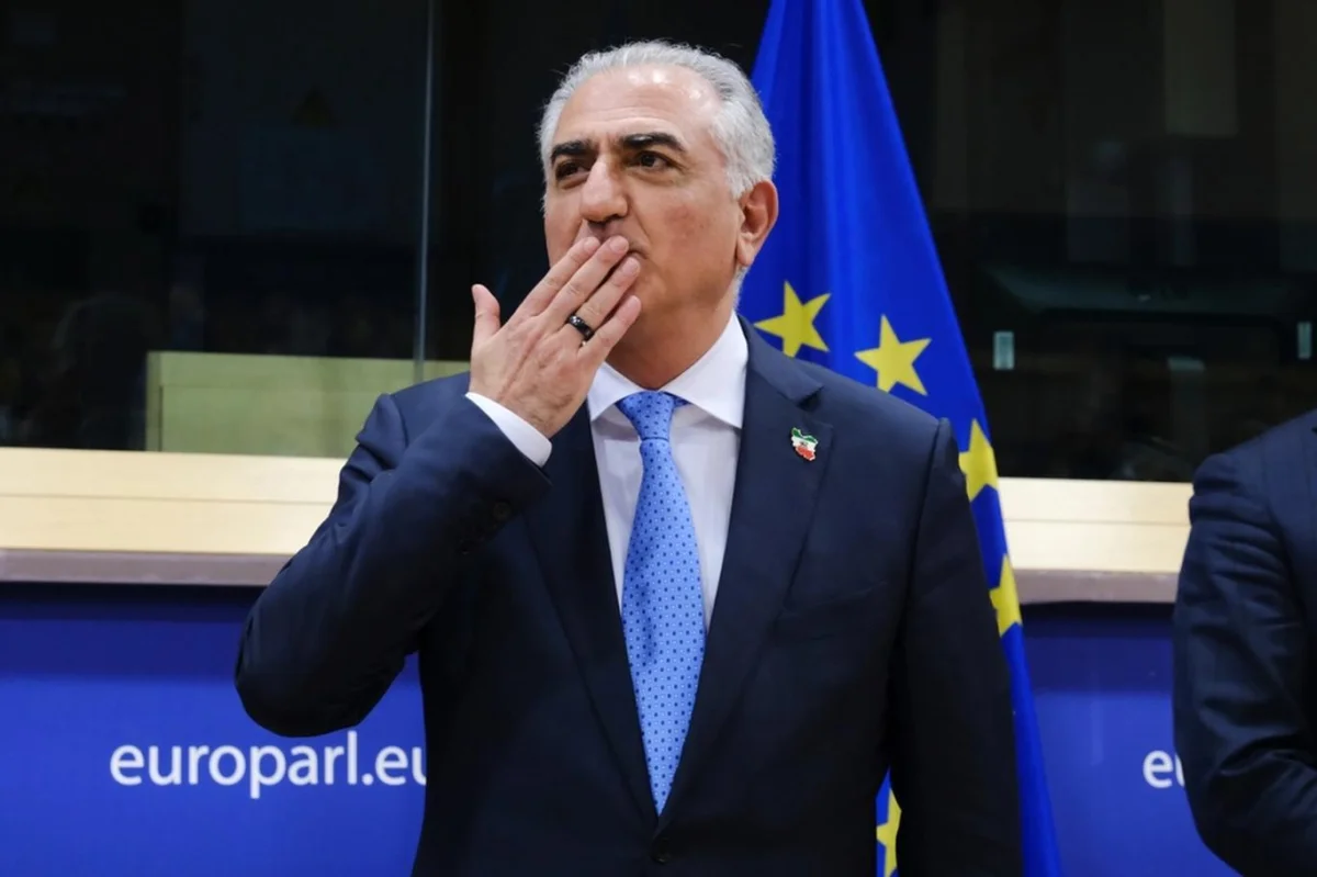 Kdo je Reza Pahlaví? Exilový princ, který koketuje s Izraelem