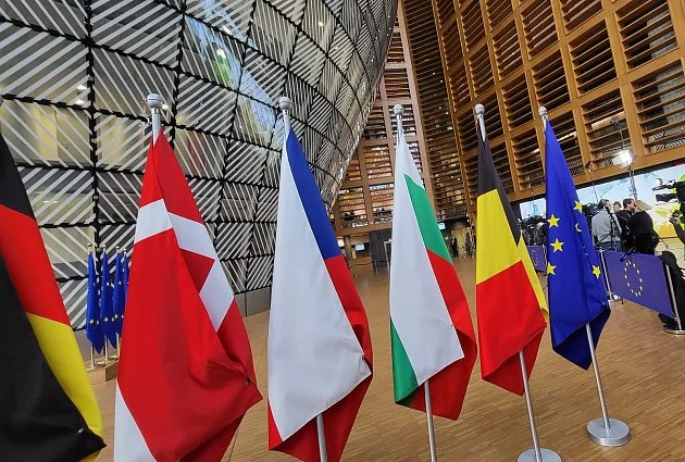 EU svolává kvůli Grónsku a hrozbám od Trumpa mimořádný summit