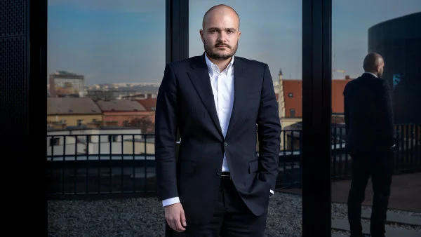 Bloomberg: Strnadova CSG vstoupí na burzu v Amsterodamu již v pátek