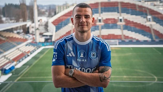 Exsparťan Sejk oficiálně hráčem Sigmy Olomouc. Na soustředění (zatím) necestuje