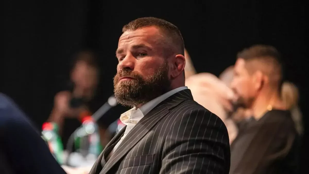 Karlos Vémola bude vyšetřován na svobodě, z vazby byl propuštěn na kauci