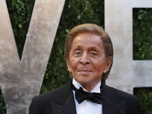 V 93 letech zemřel slavný italský návrhář Valentino. Oblékal korunované hlavy i Julii Roberts