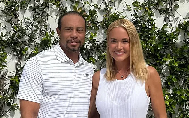 Luxusní hotel i vystoupení Bon Joviho. Jak slavil kulatiny legendární golfista Woods?