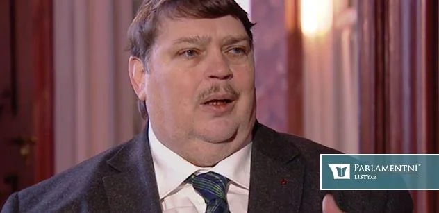 „Do Česka nejezděte!” Dopis Posseltovi podepsali poslanci, ombudsman a desítky dalších