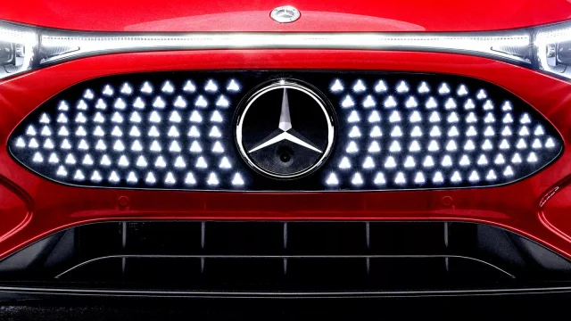 Evropské auto roku 2026 je zjevně ušité horkou jehlou, nucených svolání do servisů už má na kontě skoro tolik co hvězd