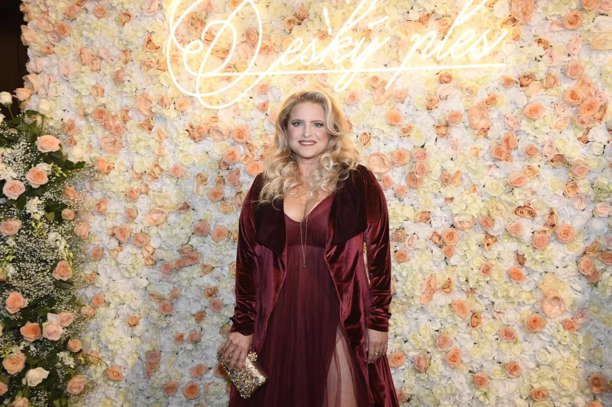 Návrhářka Wilson o velkém podvodu v kabinkách: „Zrcadla jsou katastrofa. Záměrně extrémně zužují postavu“