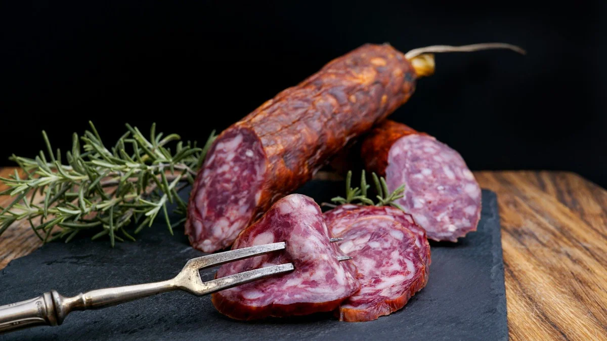 Francouzské studie ukazují, že konzervanty v potravinách výrazně zvyšují riziko rakoviny