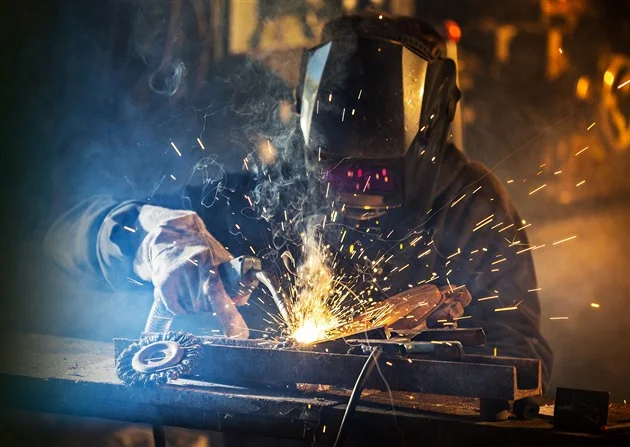 Průmysl Evropa potřebuje. Brzdí ho ale energie i cena práce, shodli se experti