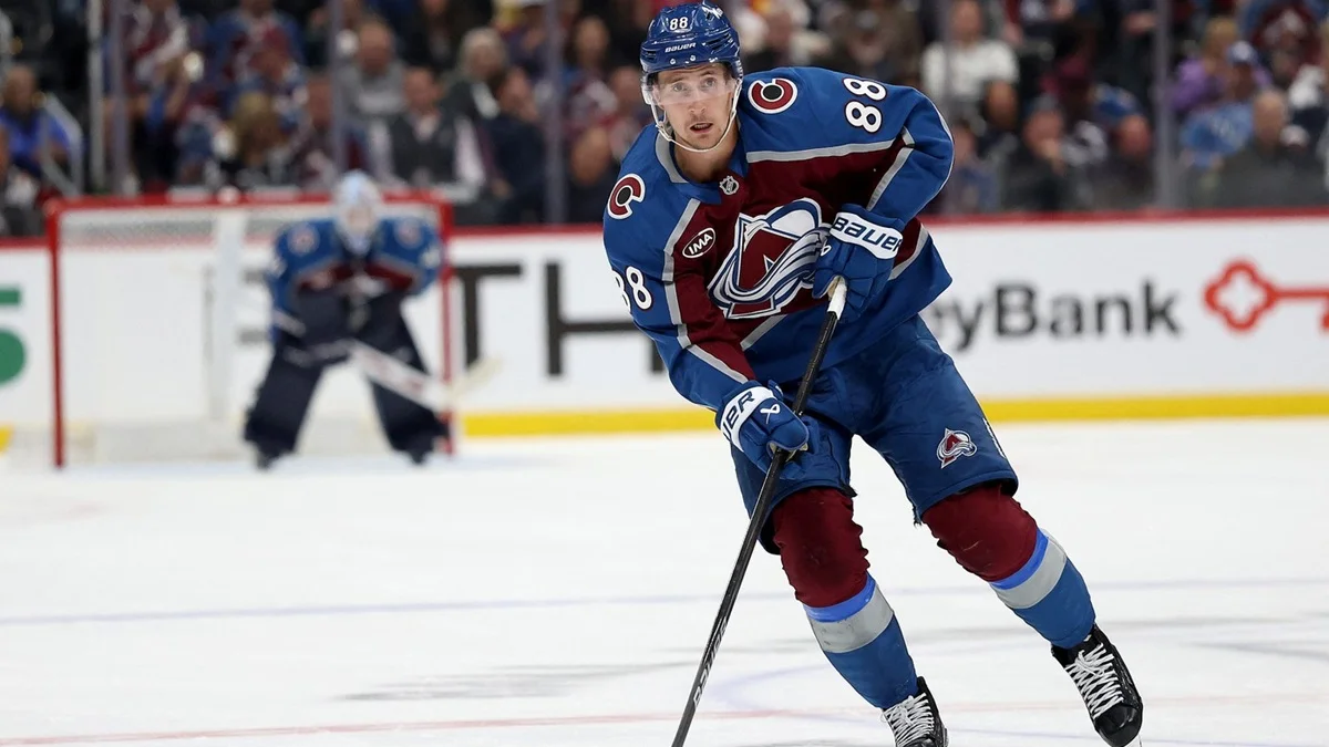 Nečas dvakrát asistoval, předstihl Pastrňáka a pomohl kolegovi k jedinečné metě