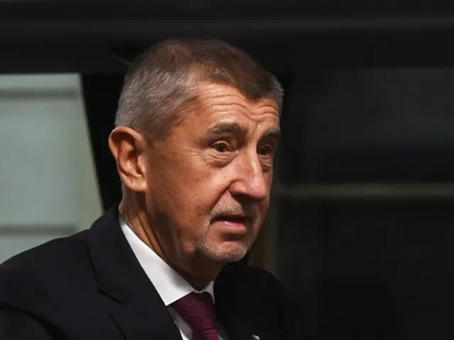 „Proč si prezident nevzal podklady?“ L-159 armáda potřebuje, úplně zbytečná debata, řekl Babiš