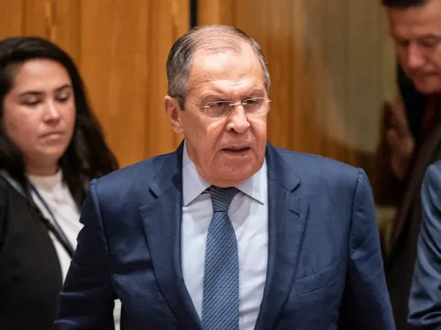 Krym je pro bezpečnost Ruska stejně důležitý jako Grónsko pro USA, prohlásil Lavrov