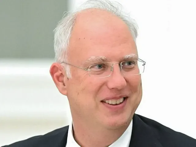 „Stále více lidí chápe oprávněnost ruského postoje.“ Putinův zmocněnec Dmitrijev v Davosu jednal s Američany